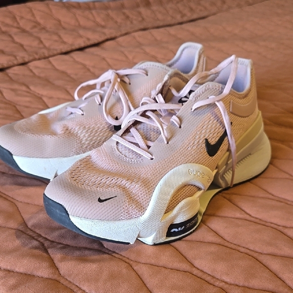 Nike Pink and Black Chunky Sneakers with Air Cushioning - Picture 3 of 4